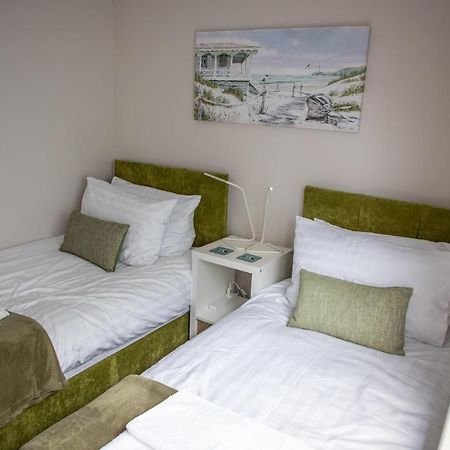 Wave Stays - Ground Floor Apartment - Outside Seating Area Cleveleys Εξωτερικό φωτογραφία