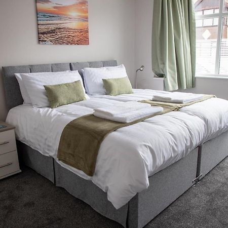 Wave Stays - Ground Floor Apartment - Outside Seating Area Cleveleys Εξωτερικό φωτογραφία